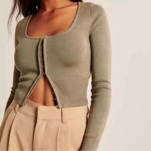 Abercrombie & Fitch Hook and Eye Sweater